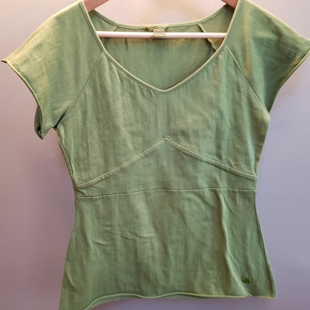 Green short sleeve top